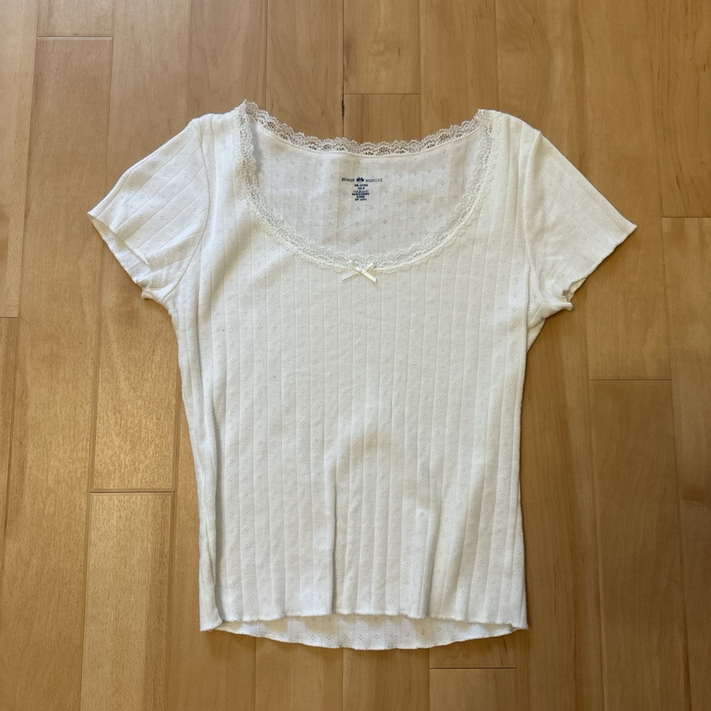 Brandy Melville coquette white lace top🤍
